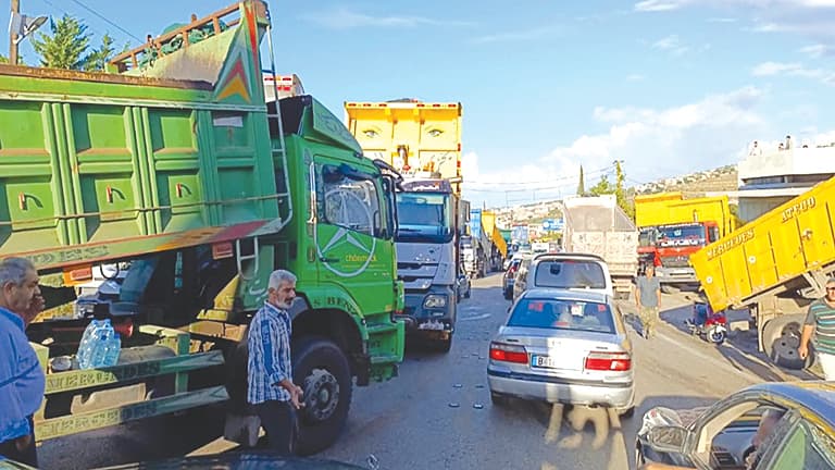 الجيش يعيد فتح طريق الضنية طرابلس