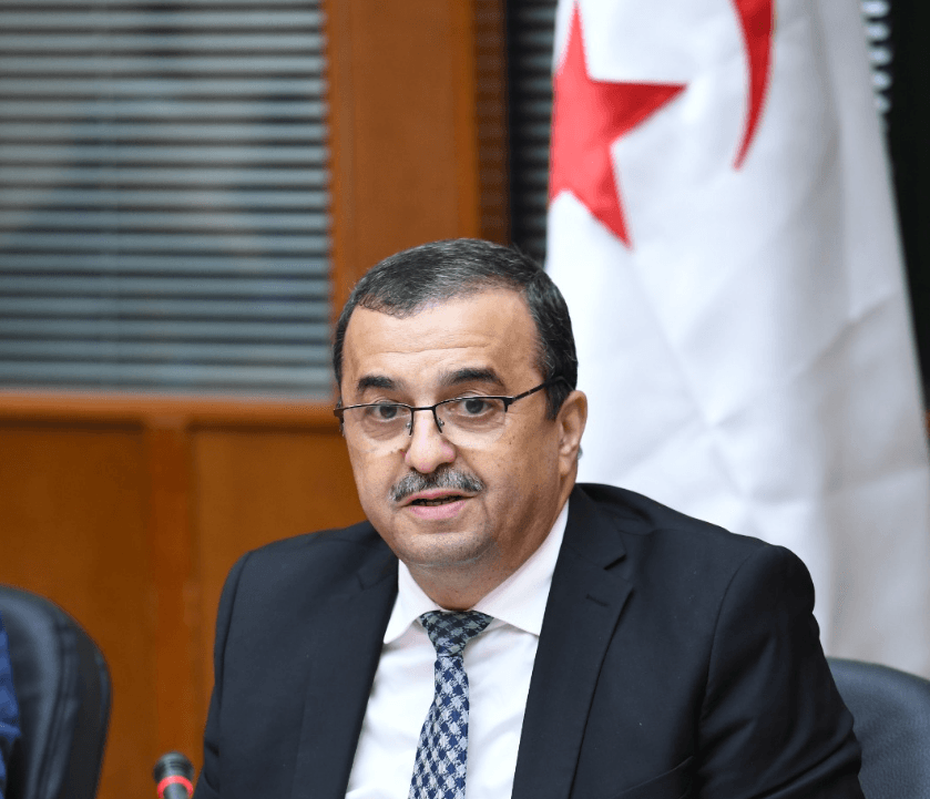 عرقاب يدعو لانتقال طاقوي مسؤول تدريجياً