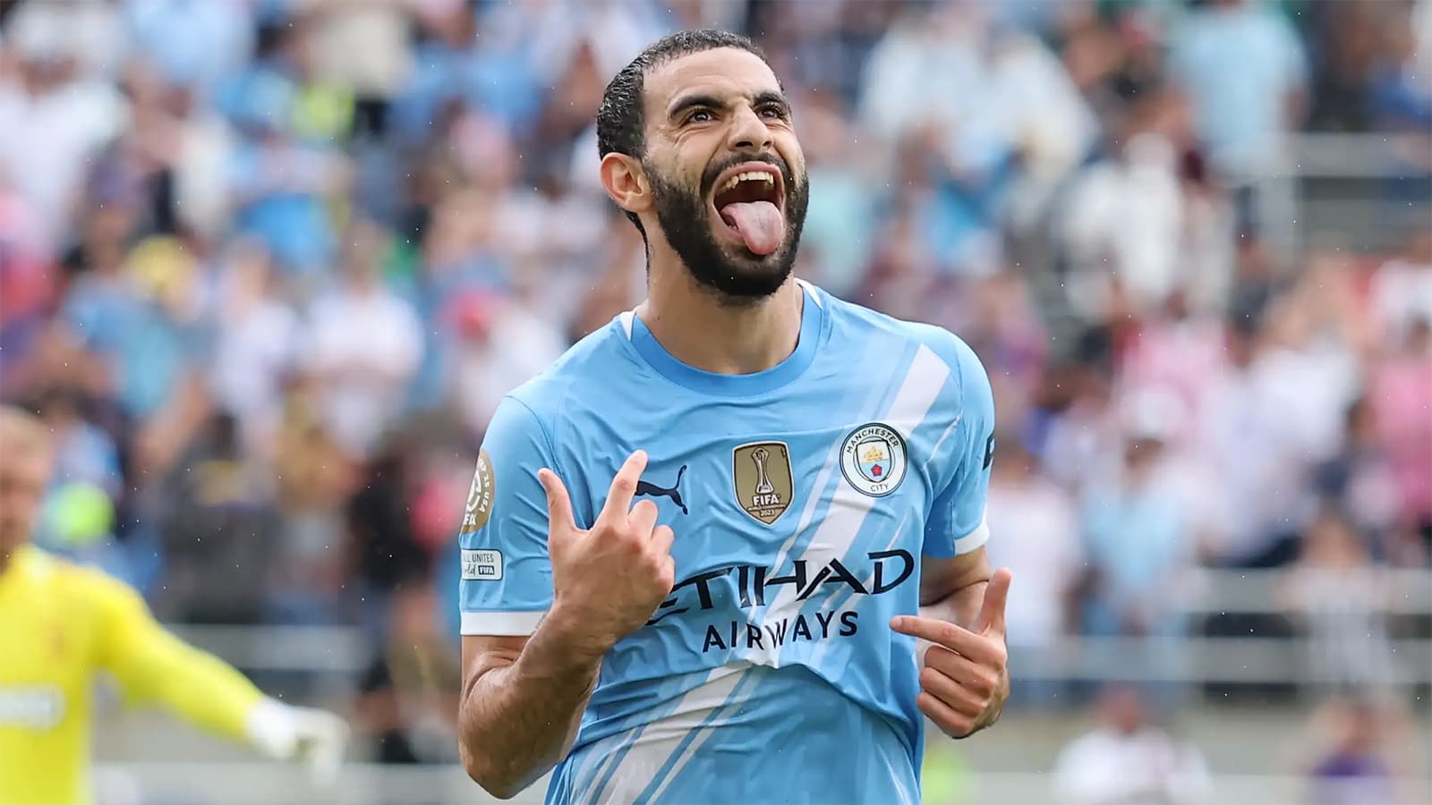 آيت نوري يعزز طموحاته مع مانشستر سيتي