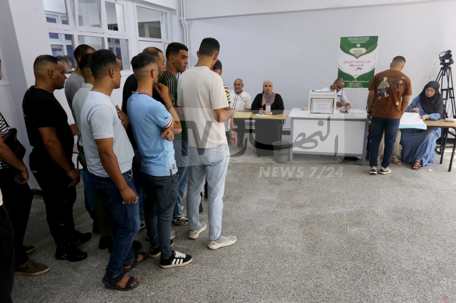 Algerians cast votes in organized manner