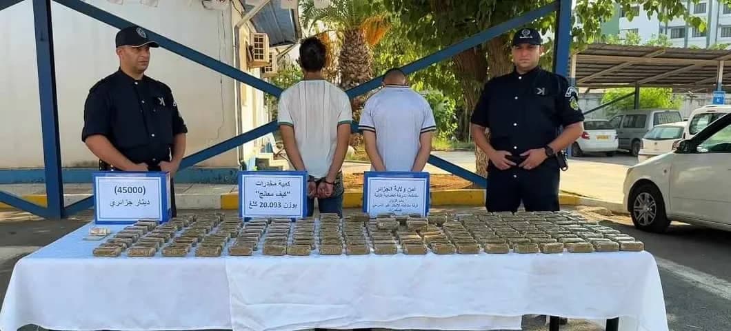 Detained Two People and Seized 20 kg of Kif in Bab El Zouar