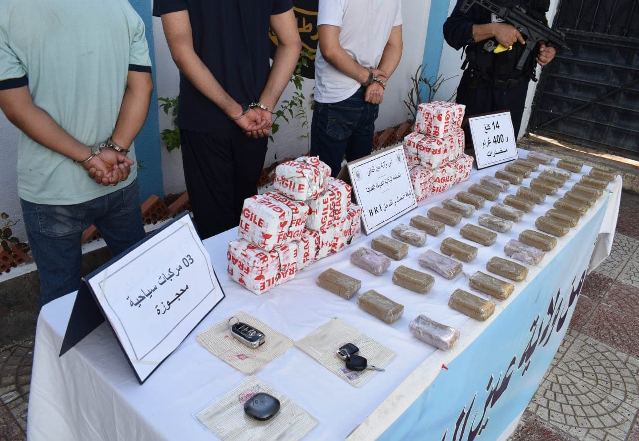 عين الدفلى توقيف 3 أشخاص وحجز 14 كلغ