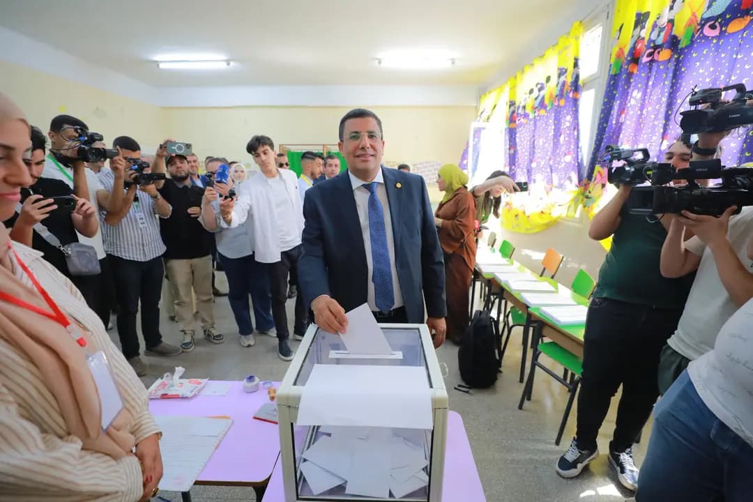 Future Front leader votes in election