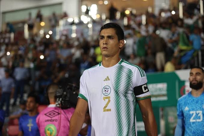 ماندي يثير تفسيرات حول مستقبله مع منتخب الجزائر