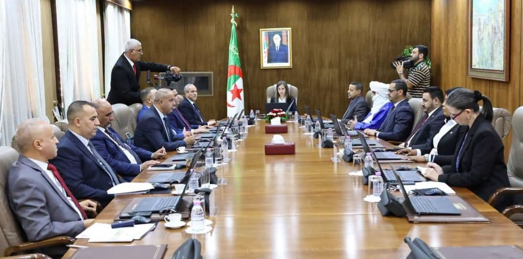 بوفدش يناقش مهام نوابه التسعة