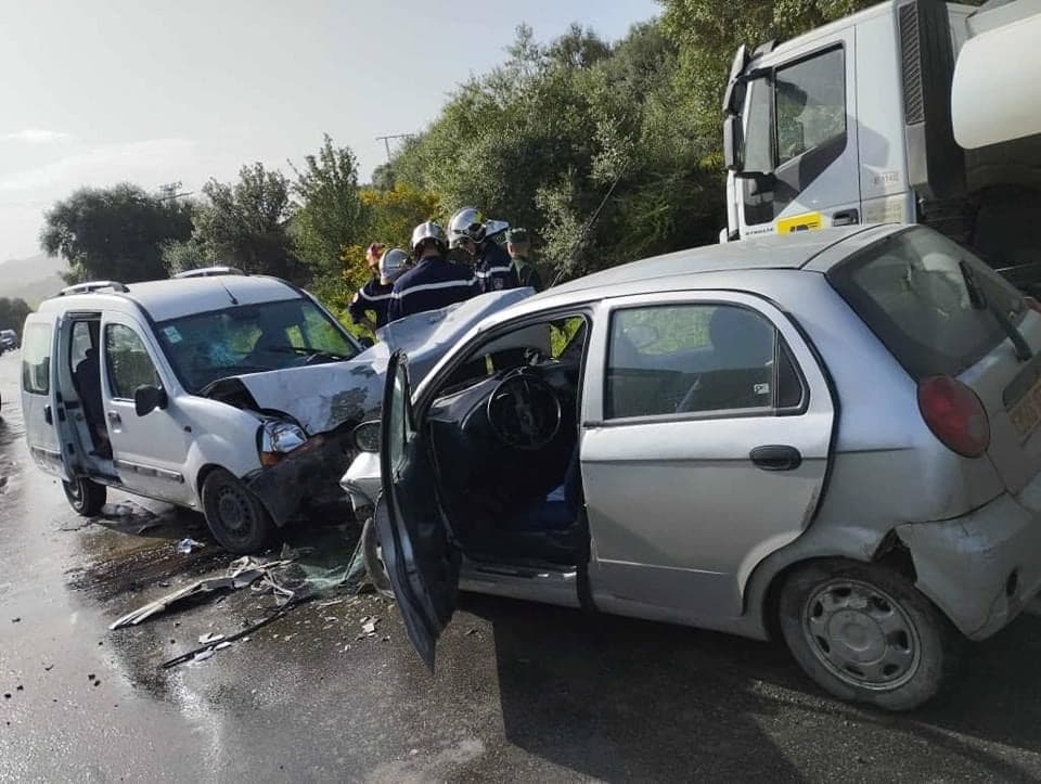Aïn Temouchent: 1 dead, 4 injured in car crash