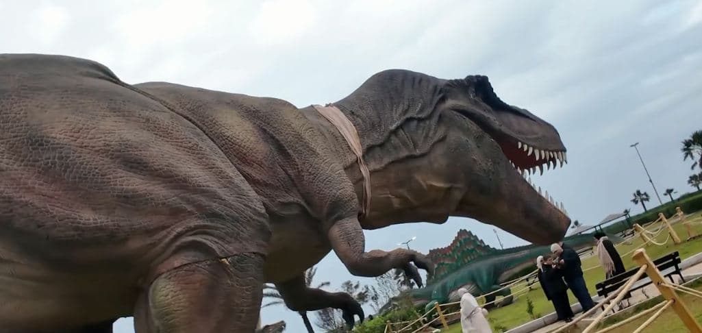 Dinosaurs Reappear in the Capital