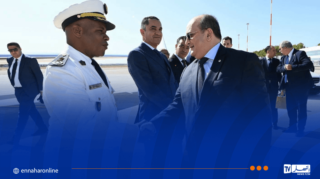 الوزير الأول يعود إلى البلاد من إيطاليا