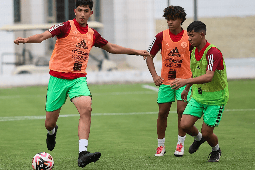 أشبال المنتخب يبدؤون تربص سيدي موسى
