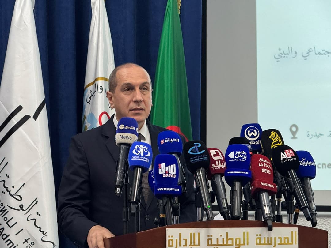 بوخاري: الجزائر تتقدم في وسائل الدفع الحديثة