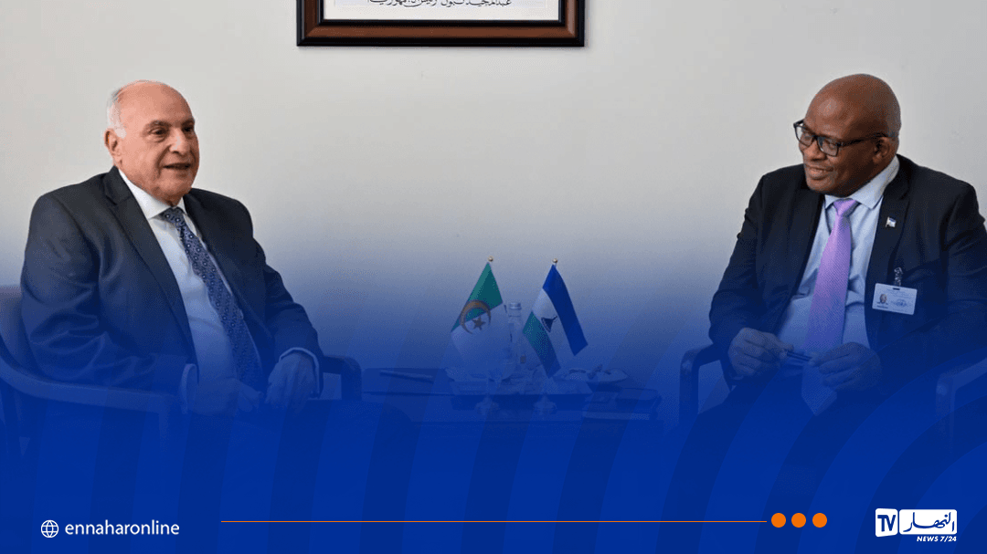 عطاف يسعى لتعزيز التعاون بين الجزائر وليسو تونس