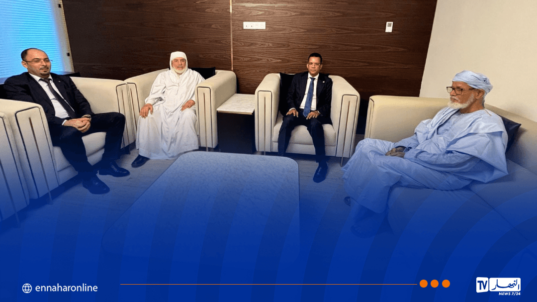 عميد جامع الجزائر يشارك في مؤتمر السيرة في موريتانيا