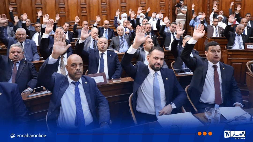 أعضاء المجلس يوافقون على قانون القضاء العسكري