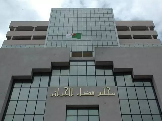 الجزائر ترد بحزم على من يهدد أمنها