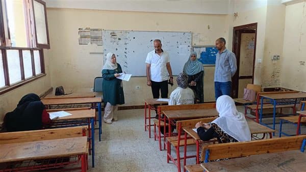 مدير تعليم بني سويف يزور امتحانات الدور الثاني