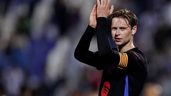 برشلونة يكشف إصابة دي يونج وتأكيده للعودة