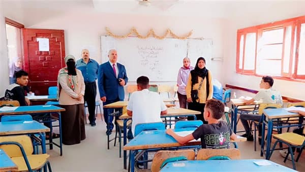 Fayoum Education Chief Enforces Discipline and Phone Ban