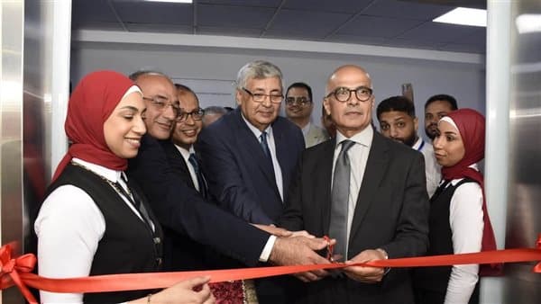 عين شمس تفتتح وحدة مناظير فريدة في مصر