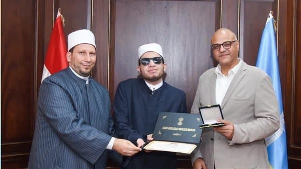 Alexandria Governor Praises Azhar Top Students
