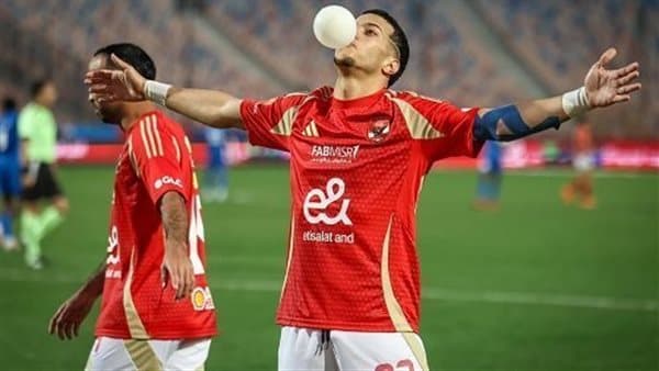 الأهلي يمدد عقد إمام عاشور إلى 2030