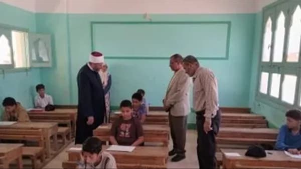 طلاب الأزهر يختبرون أصول الدين والدراسات