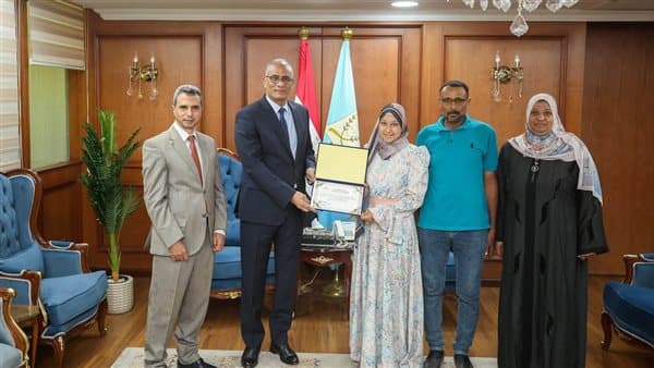 Kafr El Sheikh Awards Top Prep Students