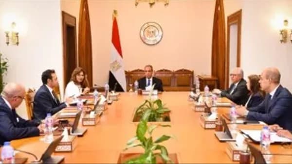 وزير الخارجية يناقش مع رئيسة أكاديمية التدريب التعاون