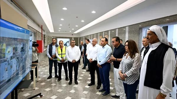 رئيس الوزراء يتابع تطوير مستشفى رأس الحكمة