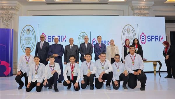 منحة سفر ل10 طلاب و50 فرصة تدريب