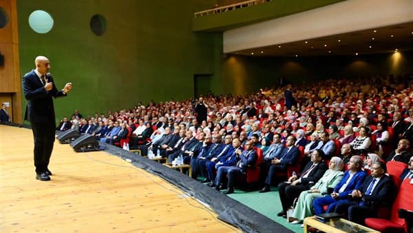 اجتماع وزير التعليم مع 4500 مديرا