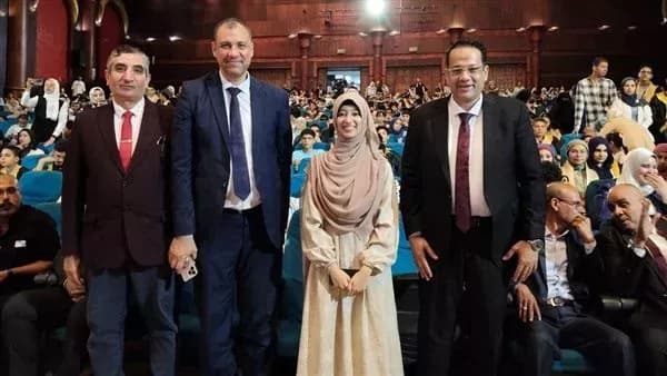 Western Province Education Agent recognizes top exam students