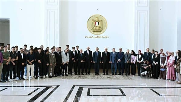 مدبولي يلتقي المتفوقين ويتناول أهمية المهارات