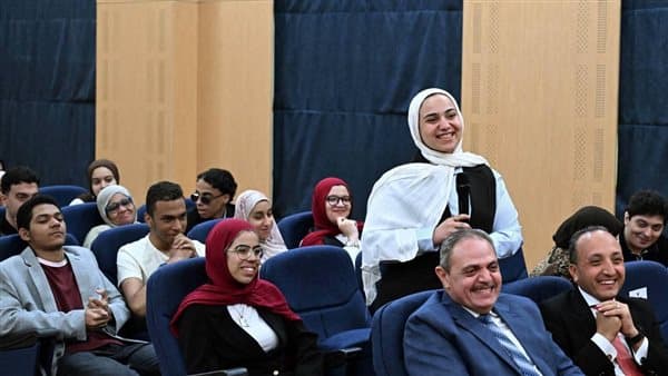 Student Questions Prime Minister on Course Choice
