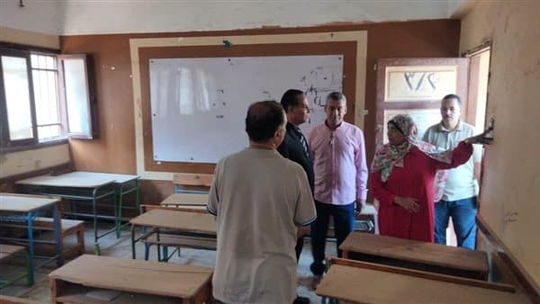 مدير تعليم بني سويف يراجع مدارس الفشن للثانوية