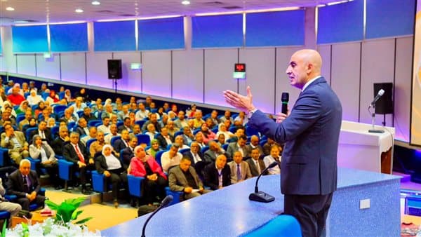 عبداللطيف يركز على أهمية التشخيص المبكر لمواطن الفجوات التعليمية