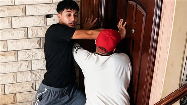 فيديو مزيف يسبب ذعرا بعد اقتحام شقق أجنبيات