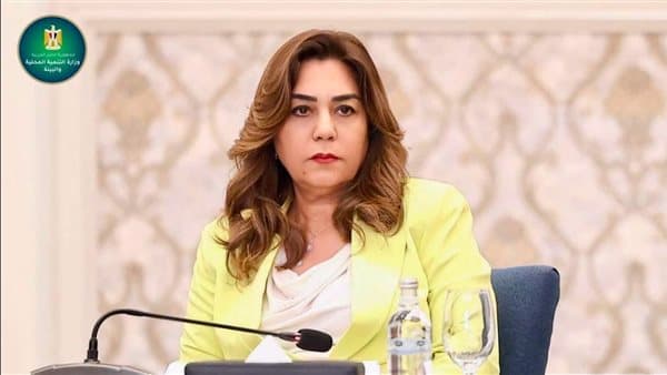 Local Minister Provides 15 Tuk-Tuks to Al-Sharqiya