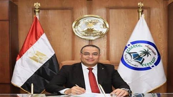 رئيس جامعة العريش يعلن مكافأة للموظفين
