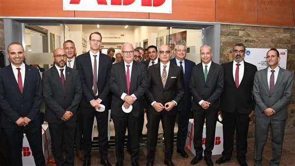 رئيس عين شمس يطلق معامل الأتمتة والطباعة ثلاثية الأبعاد