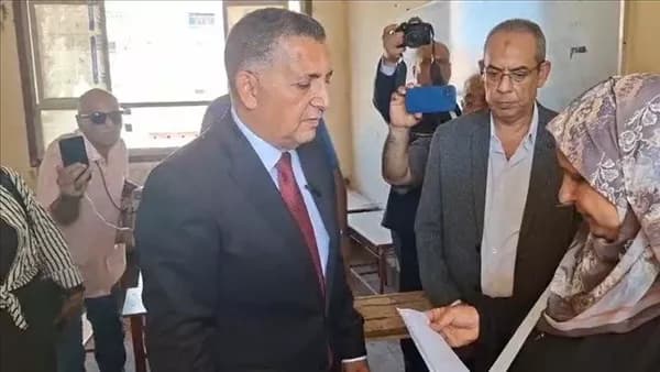 مديرة مدرسة تشتكي محافظ القليوبية