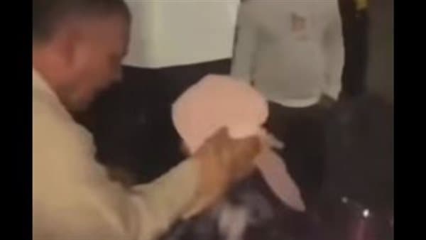 اعتداء رجل على سيدة داخل ميكروباص في كفر الشيخ