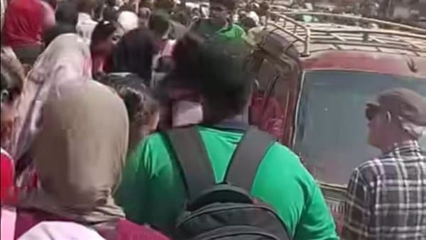 Parents Raise Concerns Over Dismissal Crowding
