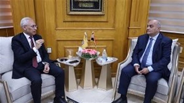 Minya University President Meets Finance Deputy