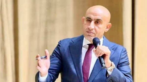 Calls to resolve student re-evaluation debate