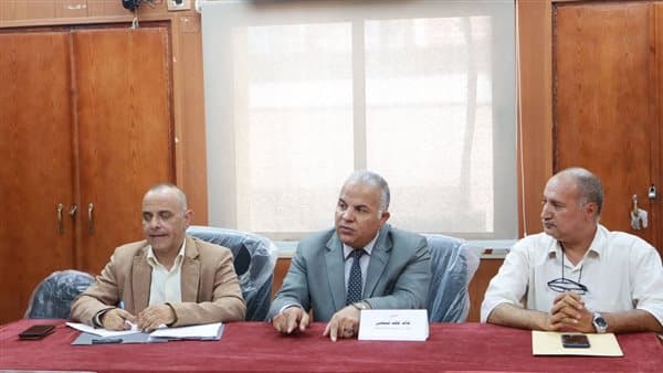 وكيل التعليم بالدقهلية يضمن صرف مستحقات المعلمين