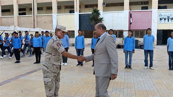 مدير تعليم مطروح يزور المدرسة العسكرية