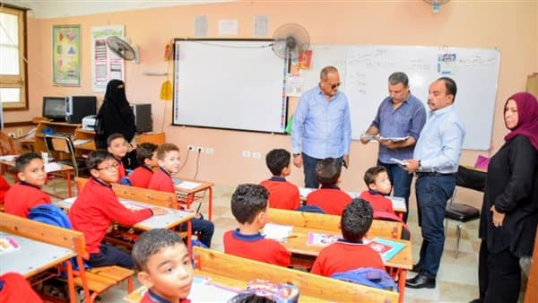 مدير تعليم بورسعيد يتفقد مدرسة الشهيد جمال الدين السفطي
