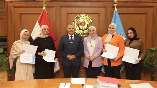 Suez University Recognizes Top Students