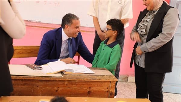 Giza Education Head Visits Agouza Schools