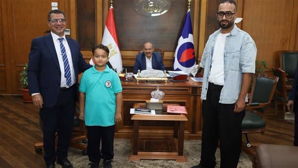 Suez governor resolves student conflict